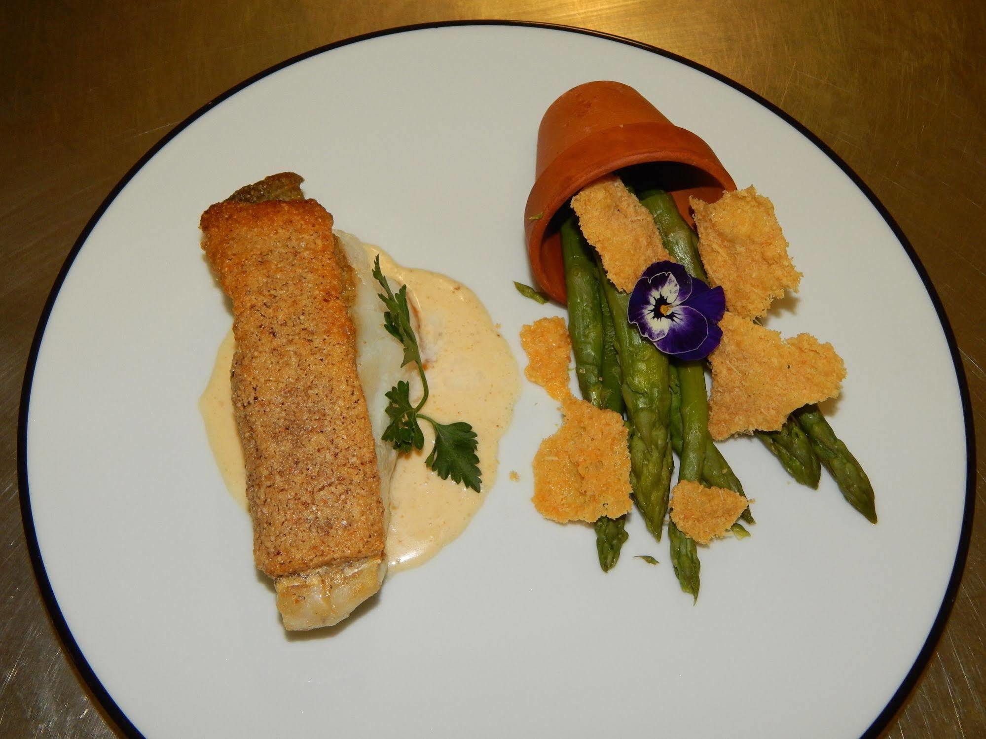 Logis - Hotel Du Nord Et Restaurant La Table D'Elisa กงเปียญ ภายนอก รูปภาพ